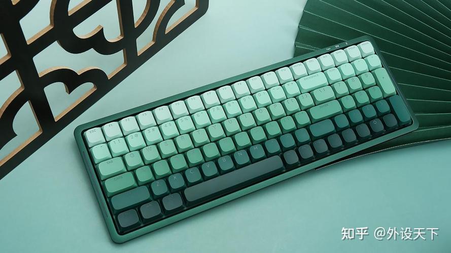 水墨之间，只此青绿 新贵SK01矮轴三模机械键盘图赏